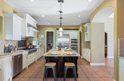 Temecula Villa | Via del Sur by AvantStay | Private Spanish Villa w/Views | Walk to Wineries!