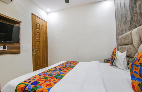 Kharar Hotel | Via HC South Crown