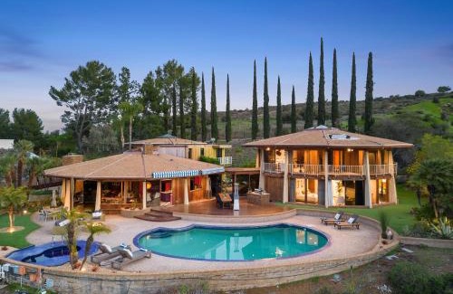 Encino Villa | Via Vallarta