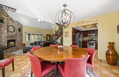Temecula House | Via Vino Vineyard Estate - Hot Air Balloon Views