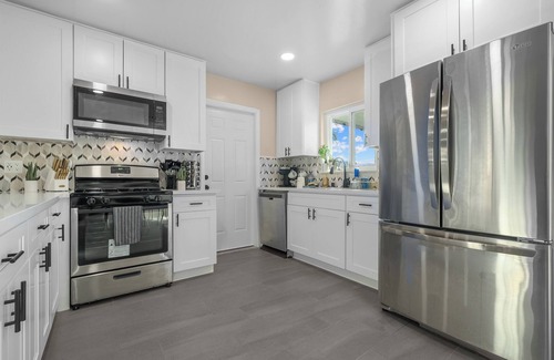 El Cajon House | ViaConsuelo Pool House w/Mountain View & Private Pool Sleeps 14!