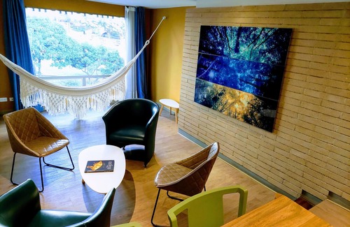 Santa Ana Apartment | Viaggio Teleport Suites