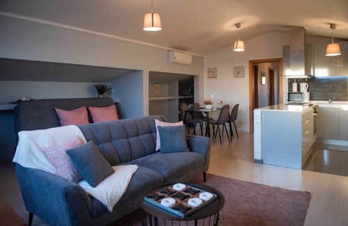 Monserrate Apartment | Viana Rooftop House - Historic Center River View !