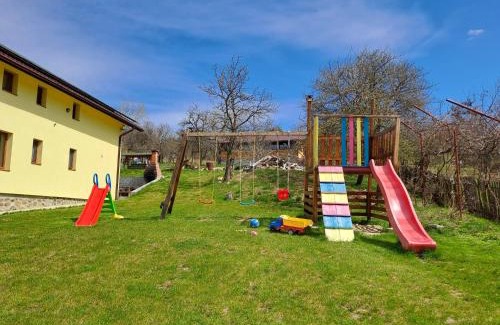 Vaideeni House | Viata la Tara Cerna