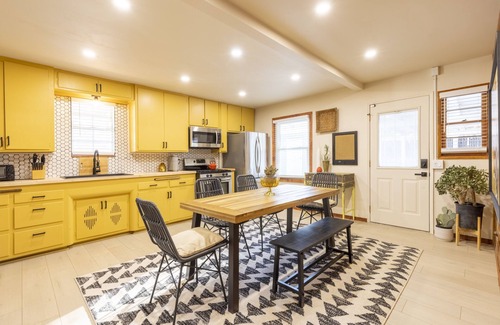 Morongo Valley House | Vibe Out on the deck at The Pinto Corral