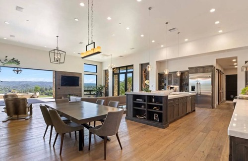 Cool House | Vibes like never before in this 150-acre Mountain Modern NorCal Oasis.