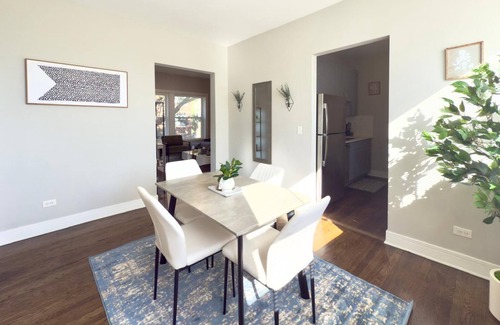 Chicago Apartment | Vibrant 1BR Apt, Explore Chicago's Hidden Gems!