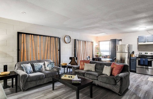 Las Vegas Condo | Vibrant 2 bed/2bath condo - Central location