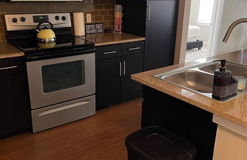 Northeast Dallas House | Vibrant 2-bedroom rental near SMU