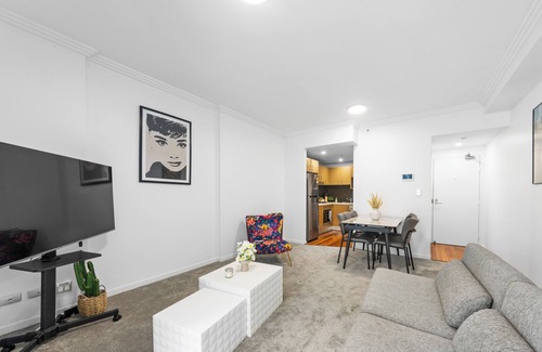 Haymarket Apartment | Vibrant 2BR Apt in the heart of city/Central