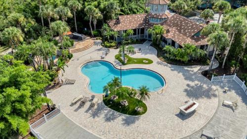 Tampa Apartment | Vibrant 2br Apt Pool, Hot Tub, Gym #11