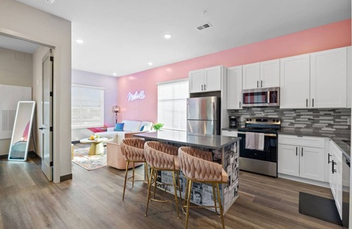 South Nashville Apartment | Vibrant 2BR, Close to Nashville’s Nighlife