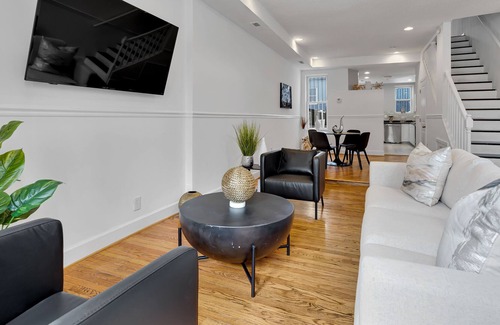 Trinidad House | Vibrant 3 bedroom DC with beautiful rear patio