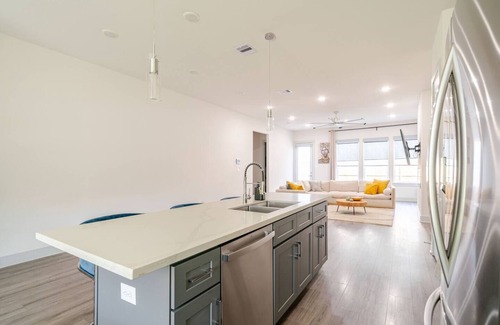 Southeast Houston House | Vibrant 3 Beds 2 bedroom House 15min from HOU