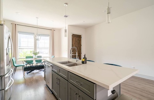 Southeast Houston House | Vibrant 3 Beds 2 bedroom House 15min from HOU