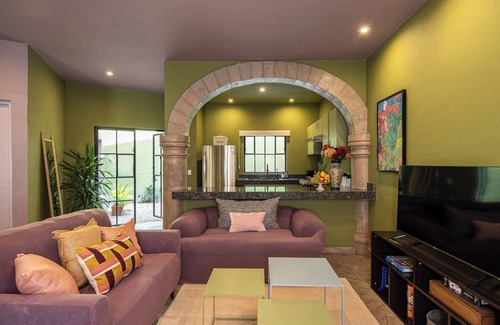 Zona Centro Villa | Vibrant 3Bed Villa - A Deco Retreat