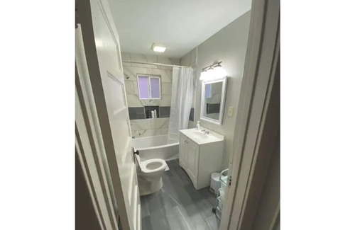 Eastside House | Vibrant 4 bedroom close to SU