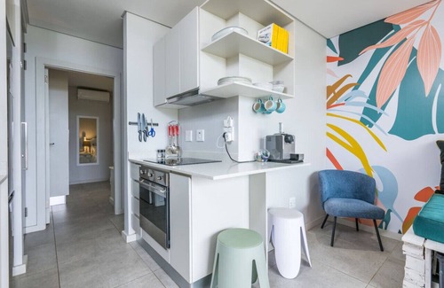 Windermere Apartment | Vibrant 603 on Florida Road