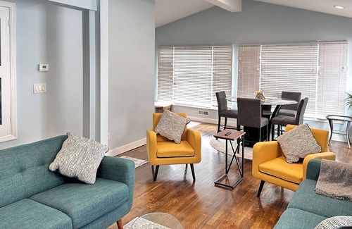 Bethpage House | Vibrant and Modern Home w/Charm! Centrally Located to NYC and The Hamptons!