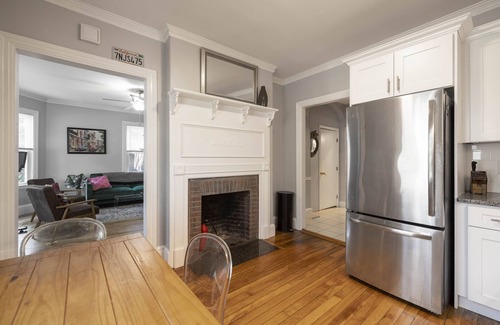 Parkside Apartment | Vibrant and stylish pet-friendly 2 BR apt w/king bed, downtown w/parking!