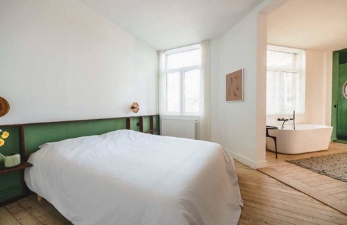 Middelheim Apartment | Vibrant Antwerp Retreat