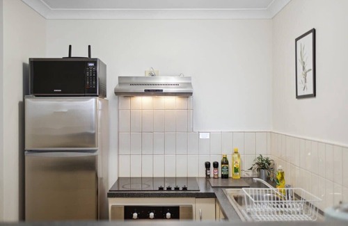 Northbridge Apartment | Vibrant Apartment in Northbridge