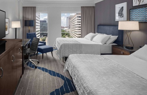 North Rosslyn Hotel | Vibrant Arlington | Metro Access. Potomac Views