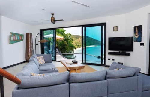 Fryes Beach Hotel | Vibrant Beachside Retreat Near Ffryes Beach with Breathtaking Sunsets Daily