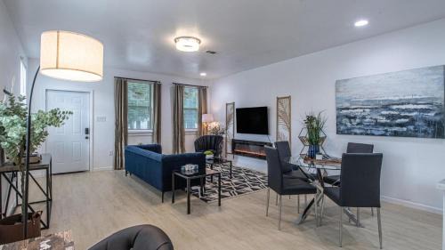Central City Apartment | Vibrant Blue Luxury Apartment 2316