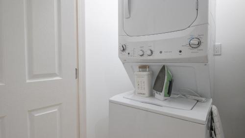 Central City Apartment | Vibrant Blue Luxury Apartment 2316