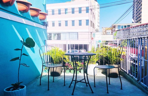 Parque Condo | Vibrant boutique Suite near beach, good eats & shops .