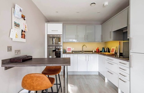 Saint Paul's Apartment | Vibrant, Bright & Stylish Flat - Central Bristol
