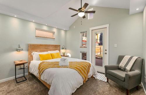 Martinez Park House | Vibrant Downtown Bungalow - Walk Everywhere!