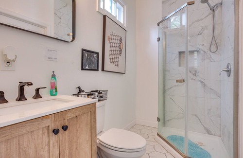 East Orange House | Vibrant East Orange Townhome Near Red Bull Arena!