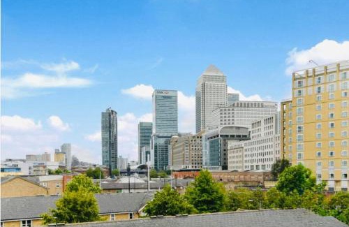 Limehouse Apartment | Vibrant escape