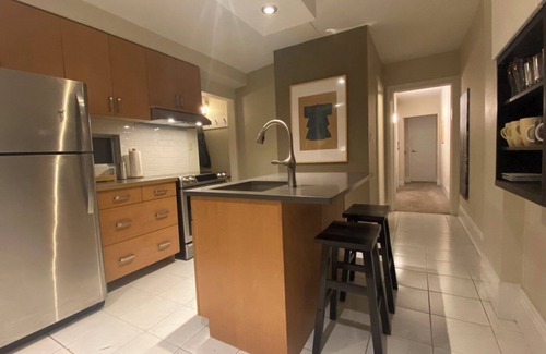 Palmerston - Little Italy House | Vibrant Little Italy Area: Main Floor Apartment