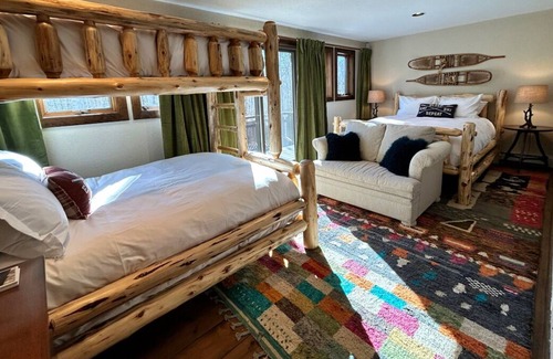 Plymouth House | Vibrant & Luxurious Retro Mountain Home Minutes To Okemo & Killington