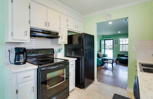 North Charleston Apartment | Vibrant North Charleston Duplex Near Airport!