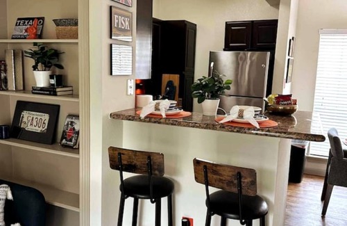 Westchase Apartment | Vibrant & Peaceful 1BDR Attached Garage