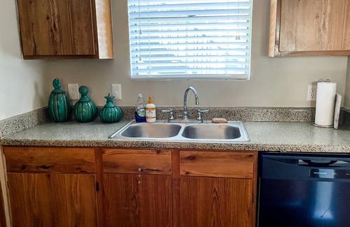 Northwest Corpus Christi Apartment | Vibrant Relaxing Retreat Fully Stocked Apartment