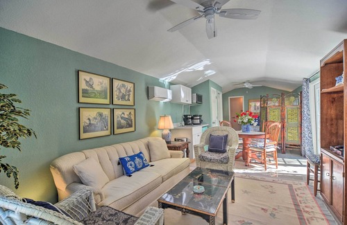 Indian Beach Sapphire Shores Apartment | Vibrant Sarasota Studio < 1 Mile from the Beach!