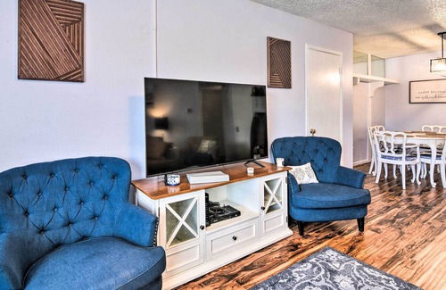El Lago Condo | Vibrant Seabrook Condo w/ Waterfront Pool!