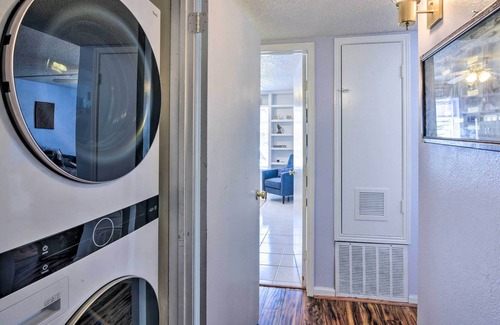 El Lago Condo | Vibrant Seabrook Condo w/ Waterfront Pool!