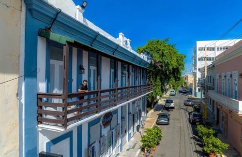 Puerta de Tierra Apartment | Vibrant Stay Steps to Beach, Cafes & Fun