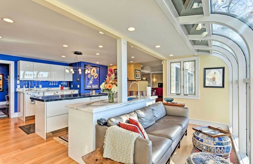 Sterling House | Vibrant Sterling Lakefront Lodge w/Kayaks