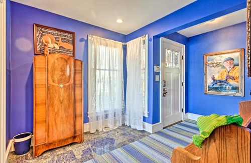 Sterling House | Vibrant Sterling Lakefront Lodge with Kayaks
