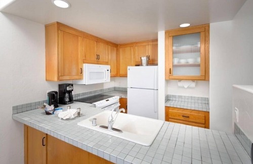 Del Mar Apartment | Vibrant Studio with a Short Drive from Del Mar Dog Beach