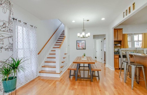 Buena Vista House | Vibrant & Trendy - 2BR Home Near Marathon Village