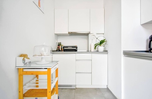 Sofia City Center Apartment | Vibrant Vitoshka Area - 2BR - Kitchen - Metro