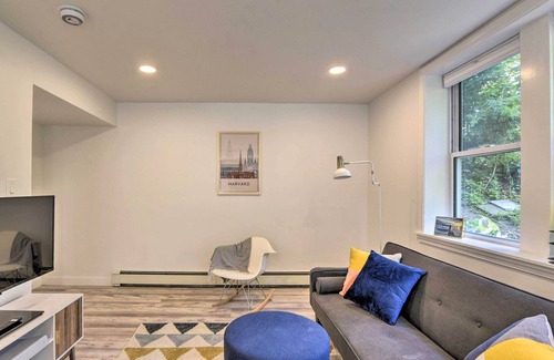 Winthrop Apartment | Vibrant Winthrop Apartment - Close to Ocean!